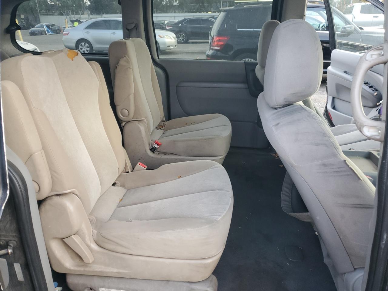 2010 Kia Sedona Lx VIN: KNDMG4C31A6335289 Lot: 92505255