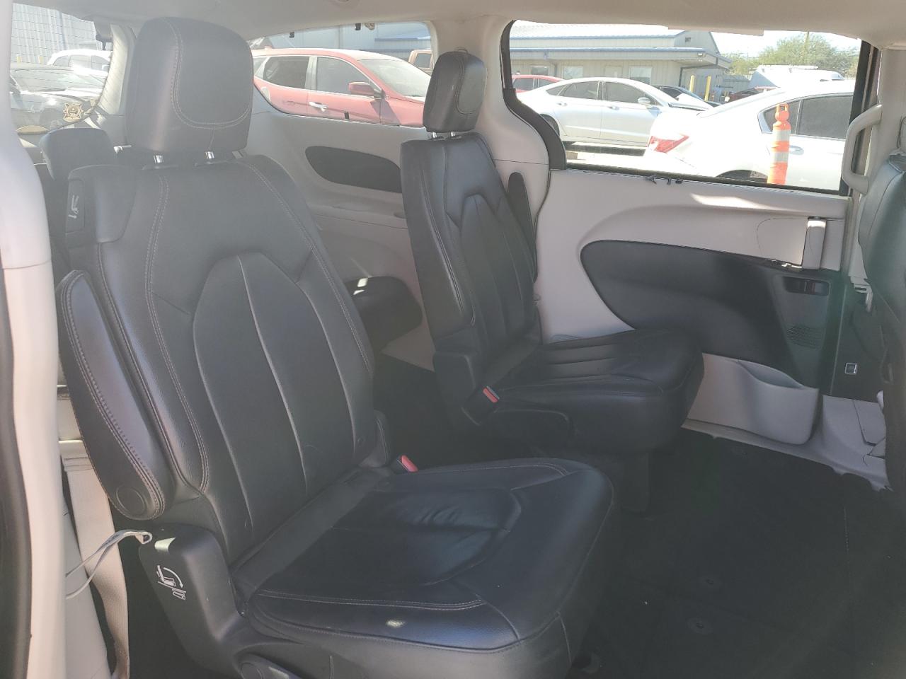 2017 Chrysler Pacifica Touring L VIN: 2C4RC1BG1HR585638 Lot: 91271435