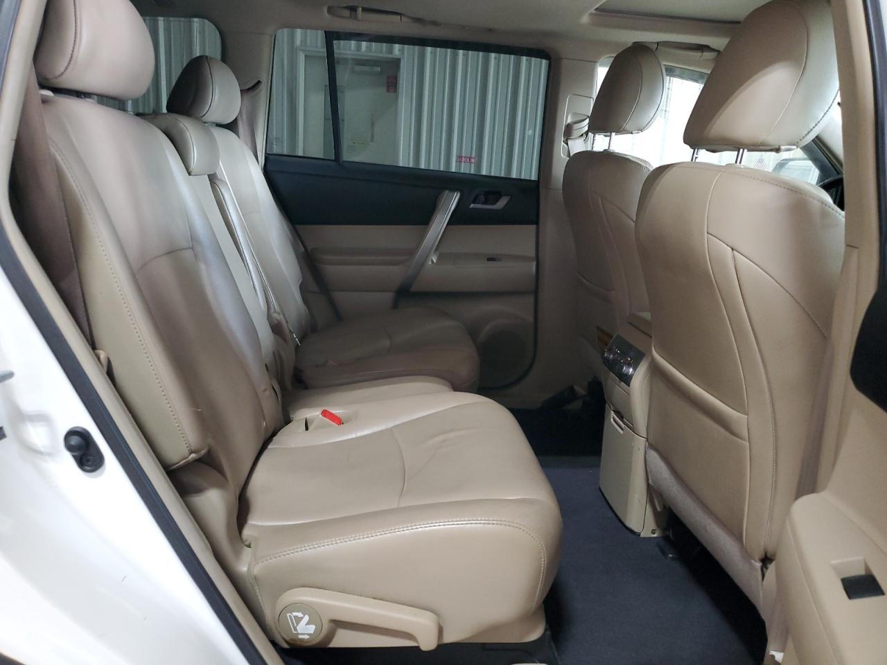 2013 Toyota Highlander Base VIN: 5TDZK3EH5DS116640 Lot: 81661505