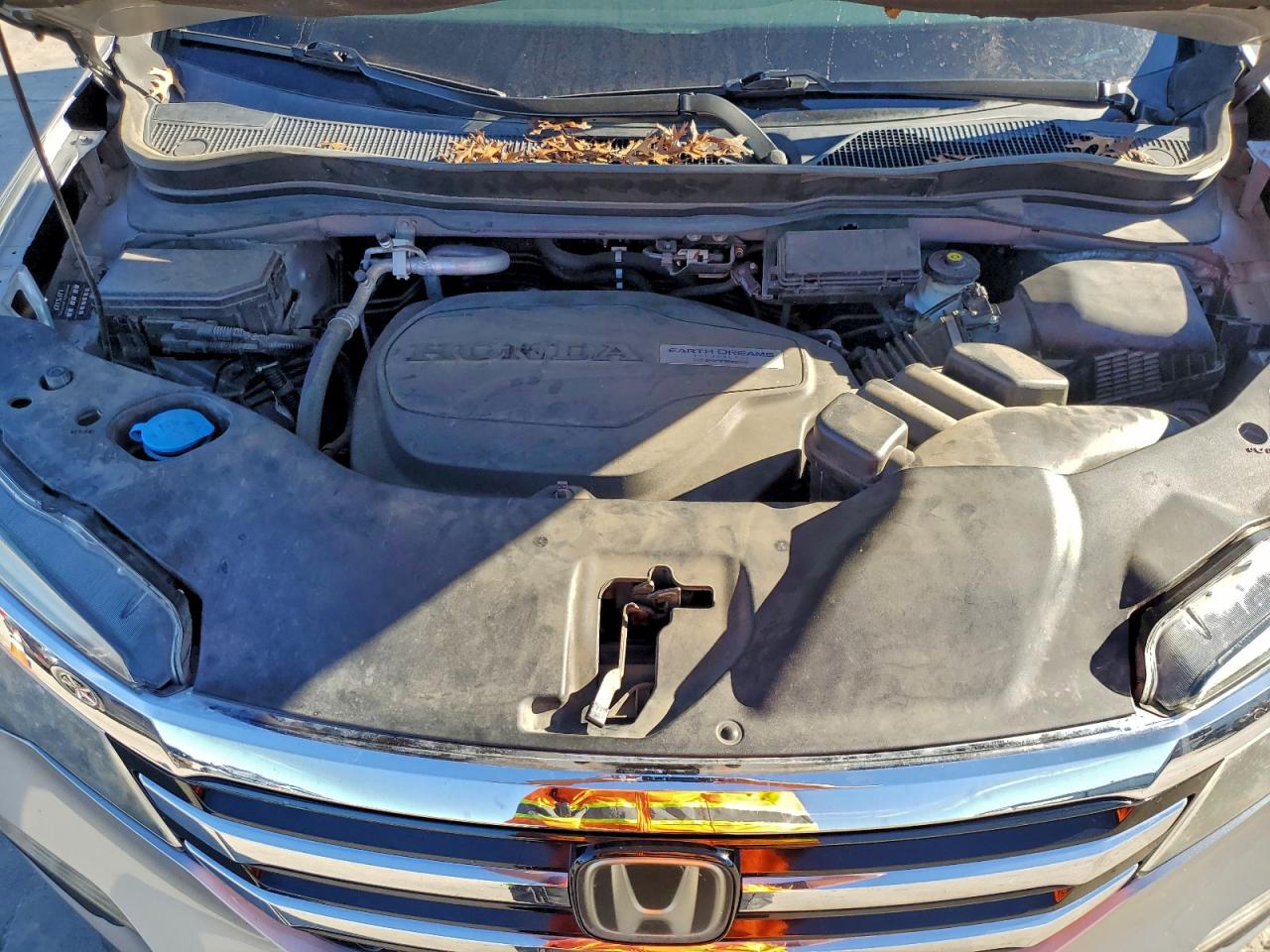 2018 Honda Pilot Touring VIN: 5FNYF5H93JB020456 Lot: 94380695