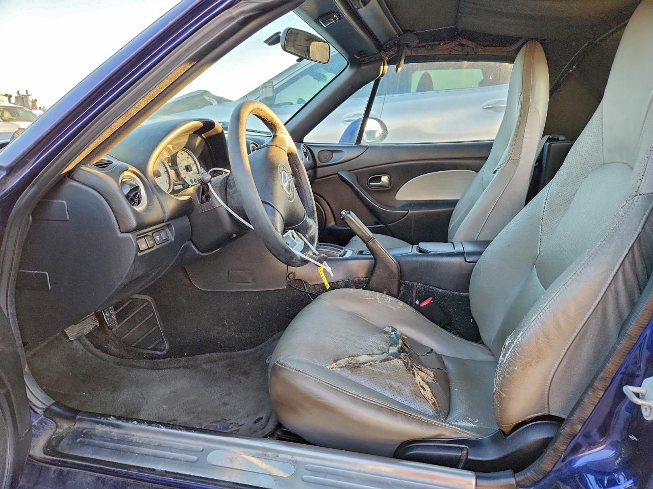 2003 Mazda Mx-5 Miata Base VIN: JM1NB353X30309693 Lot: 92464595