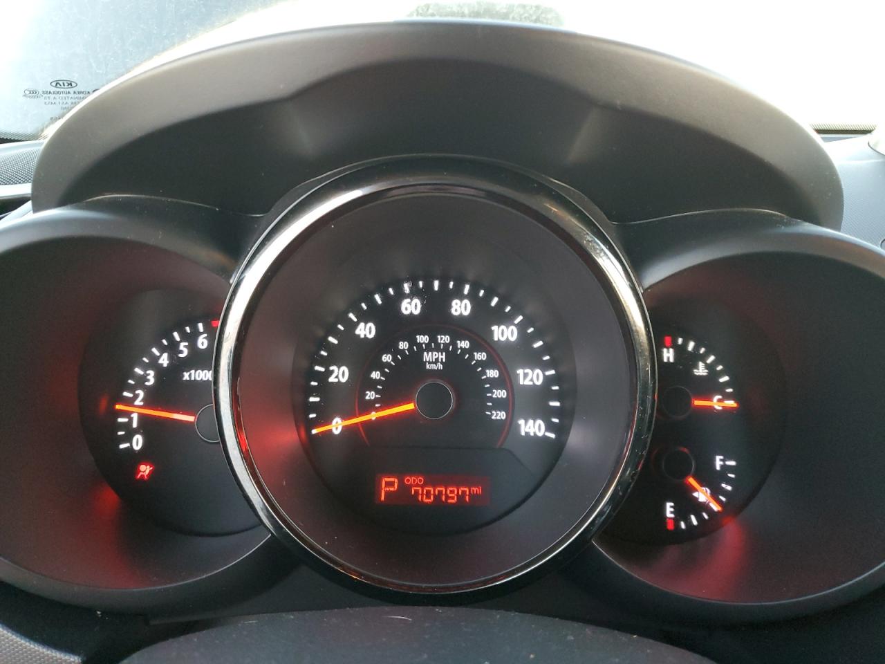 2010 Kia Soul + VIN: KNDJT2A22A7125209 Lot: 93126925