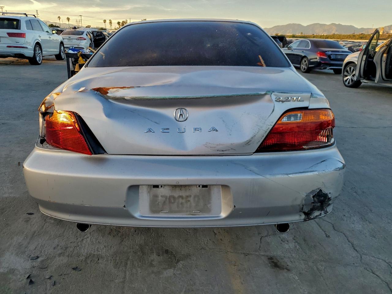 2000 Acura 3.2Tl VIN: 19UUA5660YA061637 Lot: 94531985