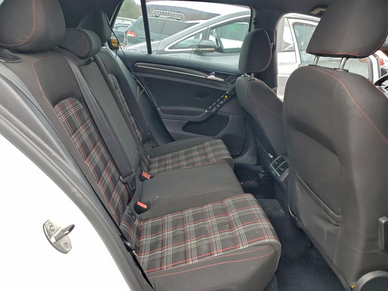 2015 Volkswagen Gti VIN: 3VW5T7AU8FM016618 Lot: 93535355