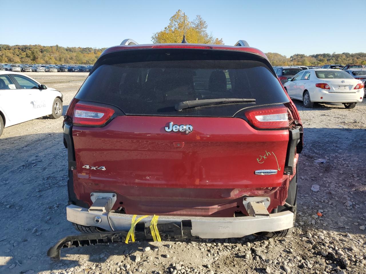 2016 Jeep Cherokee Latitude VIN: 1C4PJMCS4GW105325 Lot: 90871395