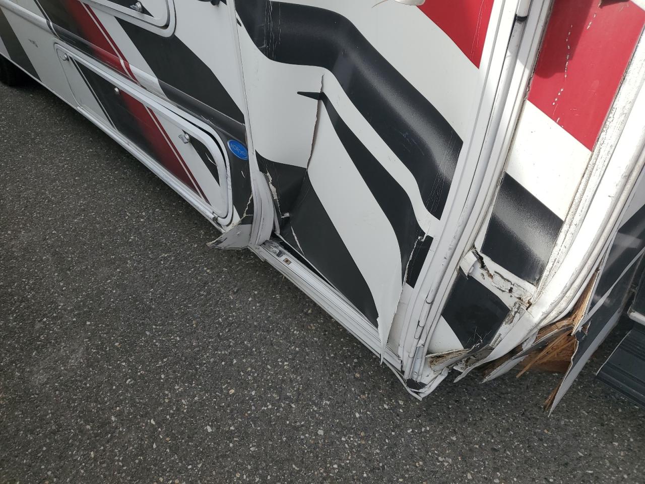 2021 Ford Econoline E450 Super Duty Cutaway Van VIN: 1FDXE4FN5MDC08878 Lot: 92688335