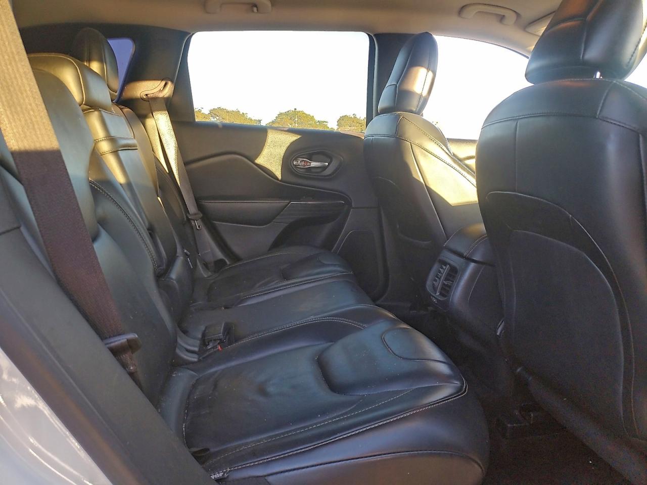 2016 Jeep Cherokee Limited VIN: 1C4PJMDB6GW353851 Lot: 93966415