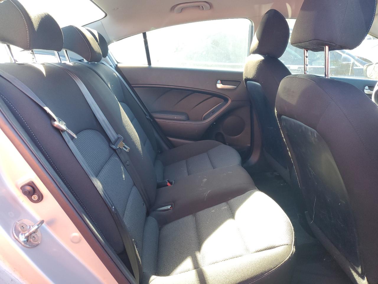 2017 Kia Forte Lx VIN: 3KPFK4A74HE104274 Lot: 90813955