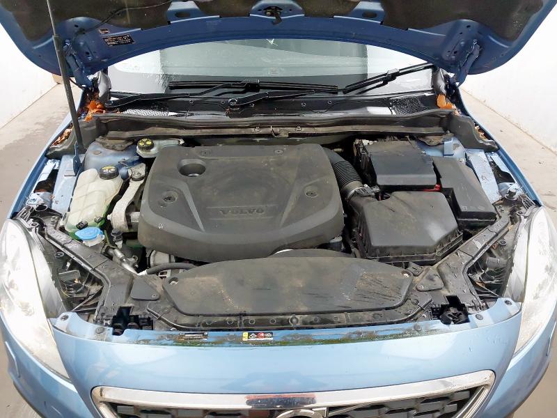 2015 VOLVO V40 D2 [120] CROSS COUNTRY LUX 5DR