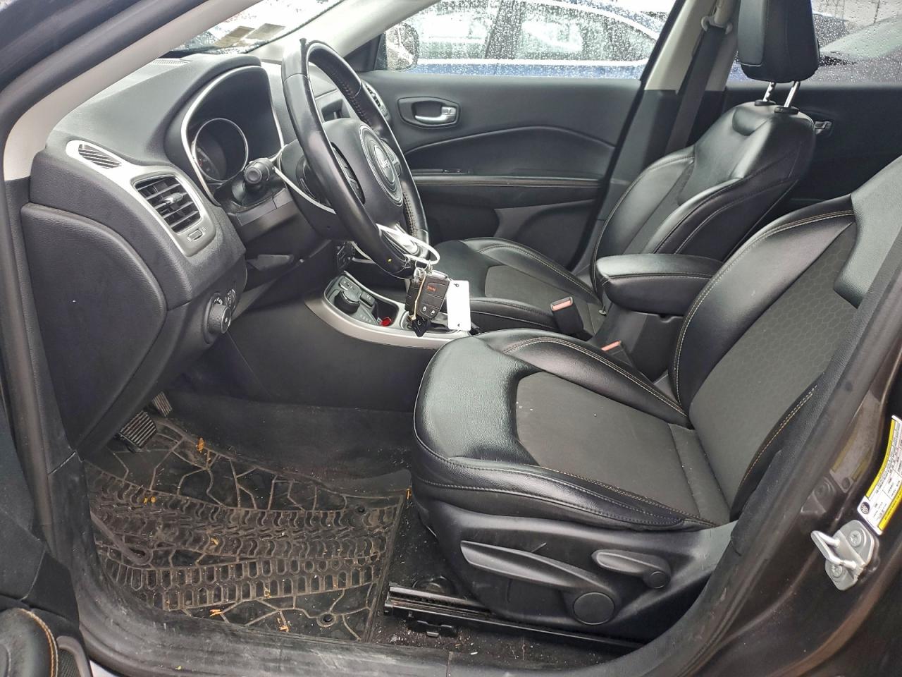 2019 Jeep Compass Latitude VIN: 3C4NJDBB5KT599282 Lot: 94183875