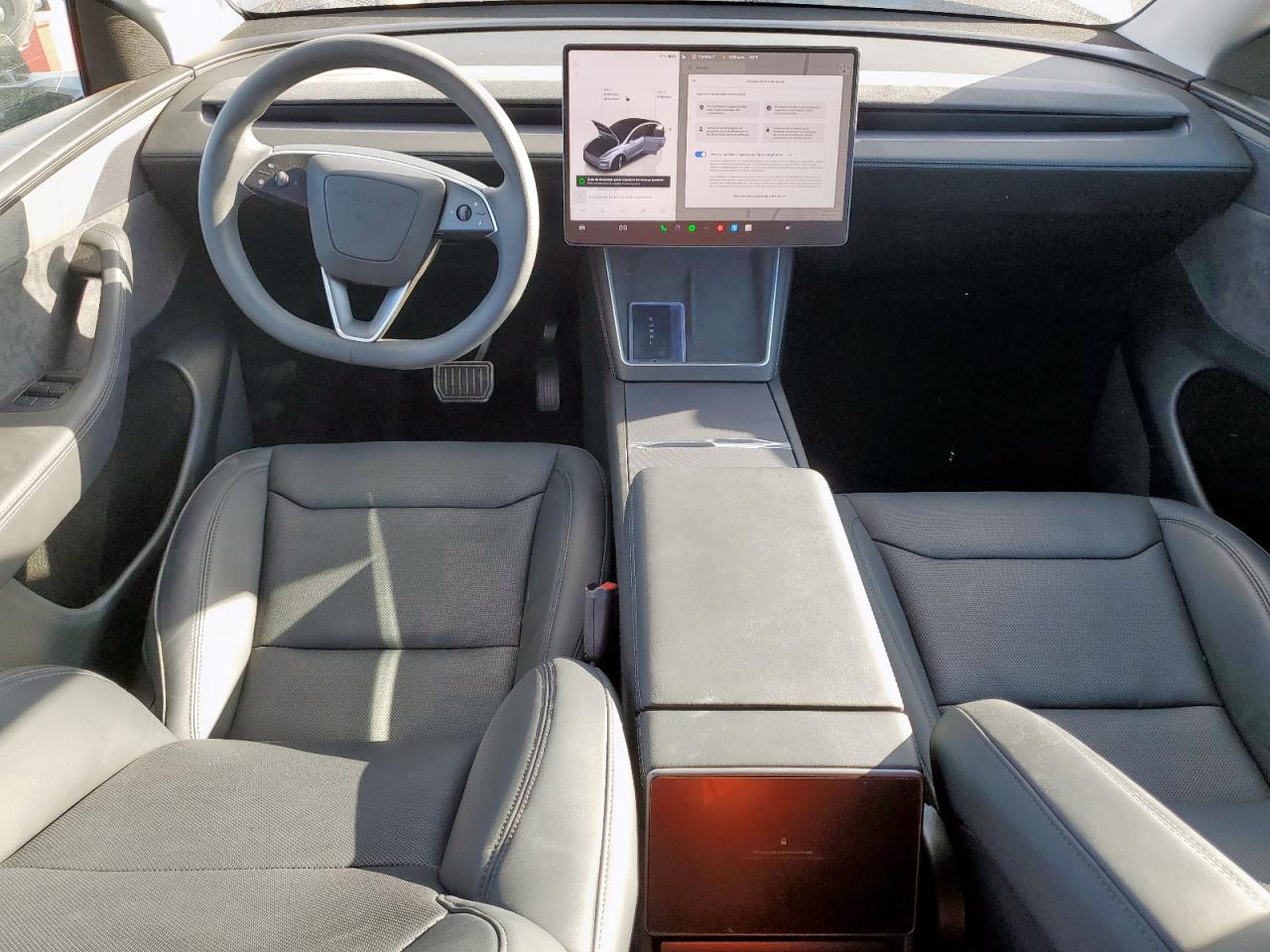 2026 Tesla Model Y VIN: 7SAYGDEE2TA381284 Lot: 92316365