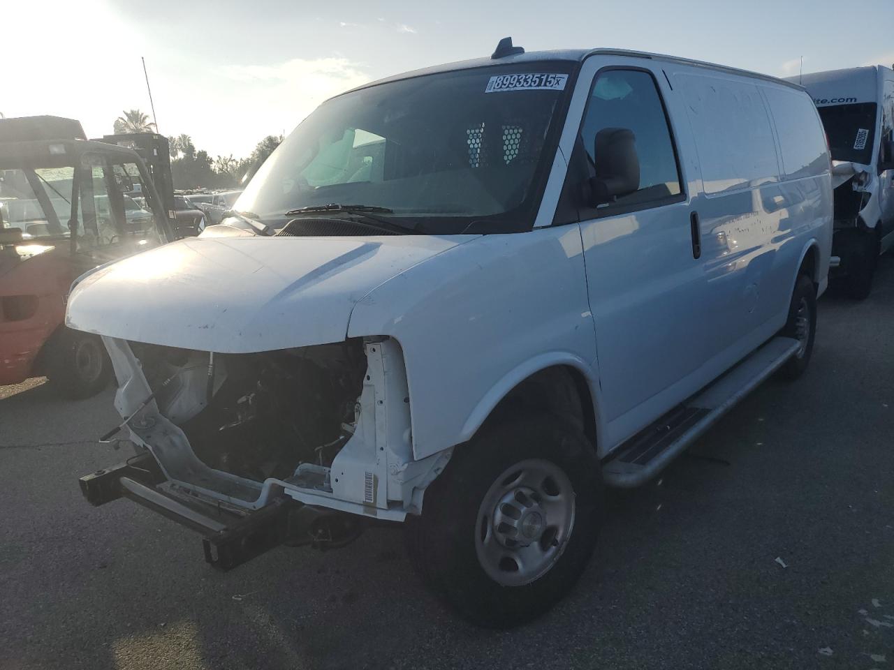 CHEVROLET EXPRESS 2024. Lot# 89933515. VIN 1GCWGAFP6R1188885. Photo 1