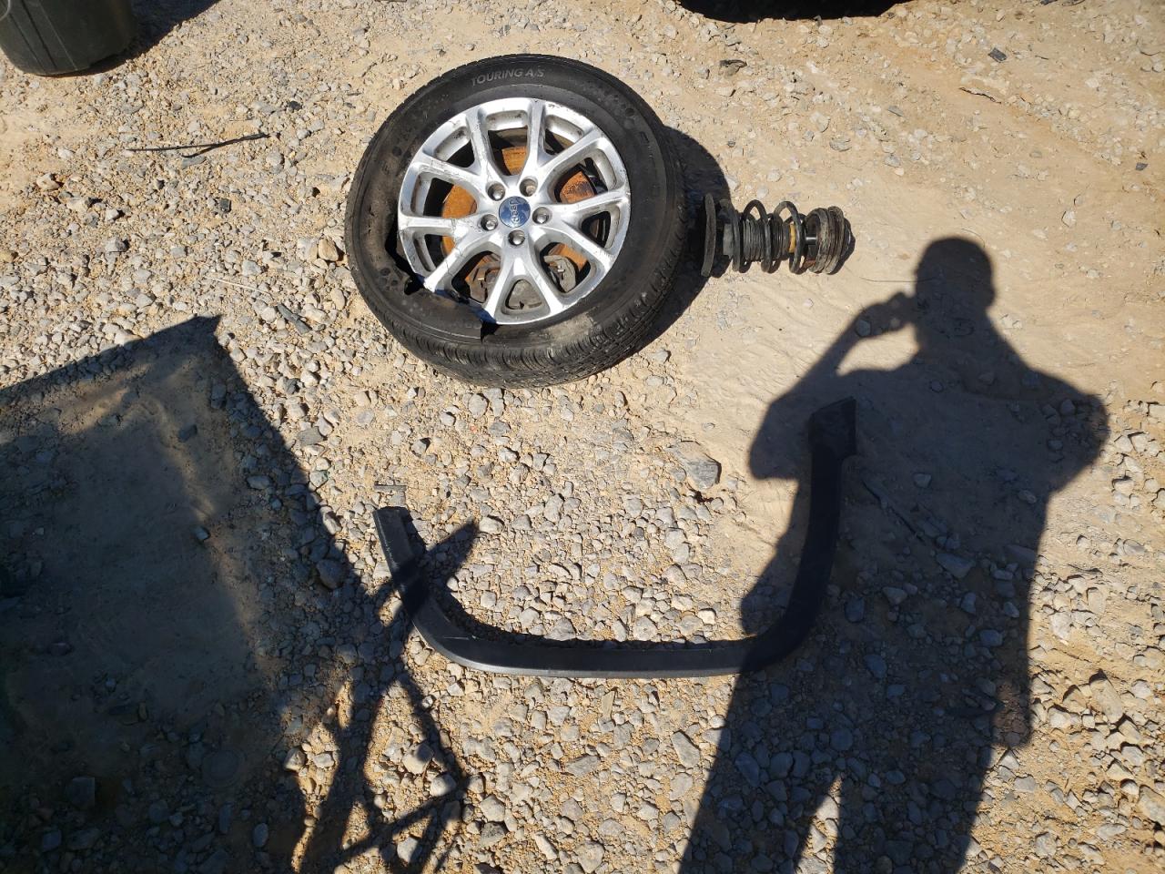 2015 Jeep Cherokee Sport VIN: 1C4PJMAB8FW565640 Lot: 91039195