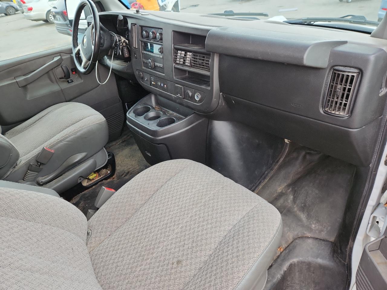 2018 Chevrolet Express G2500 VIN: 1GCWGAFP7J1335915 Lot: 91799645