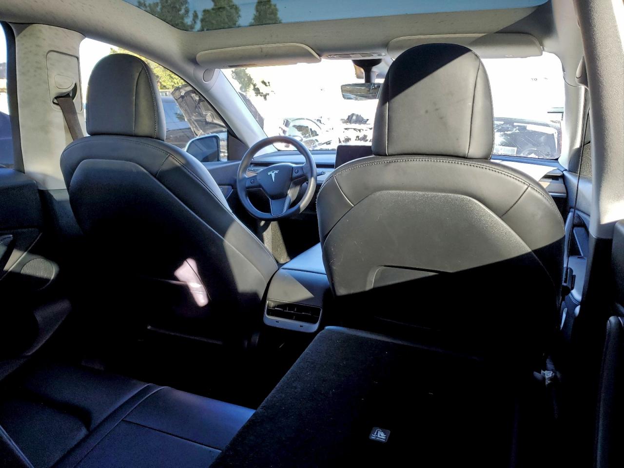 2021 Tesla Model Y VIN: 5YJYGAEE2MF199777 Lot: 93335115