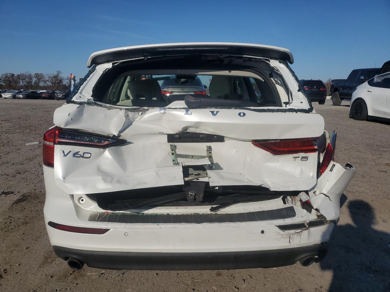 2020 Volvo V60 T5 Momentum VIN: YV1102EK0L2376887 Lot: 92214865