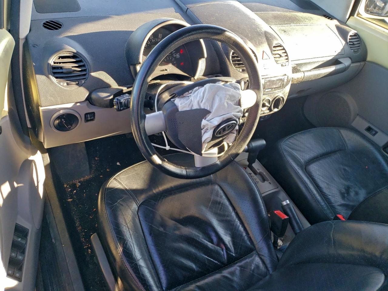 2004 Volkswagen New Beetle Gls VIN: 3VWCM31Y54M321457 Lot: 94082295