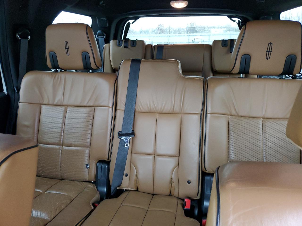 2011 Lincoln Navigator VIN: 5LMJJ2H52BEJ05649 Lot: 92281835