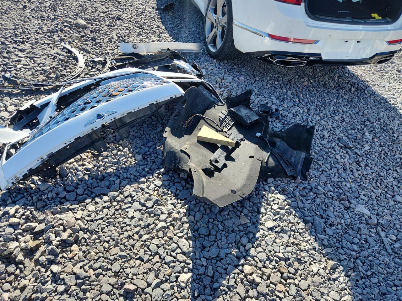 2024 Genesis Gv80 Base VIN: KMUHCESC8RU181396 Lot: 91618285