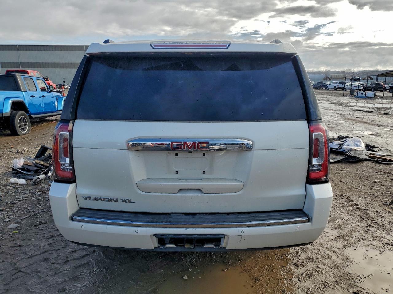 2015 GMC Yukon Xl Denali VIN: 1GKS2JKJ4FR310241 Lot: 93711355