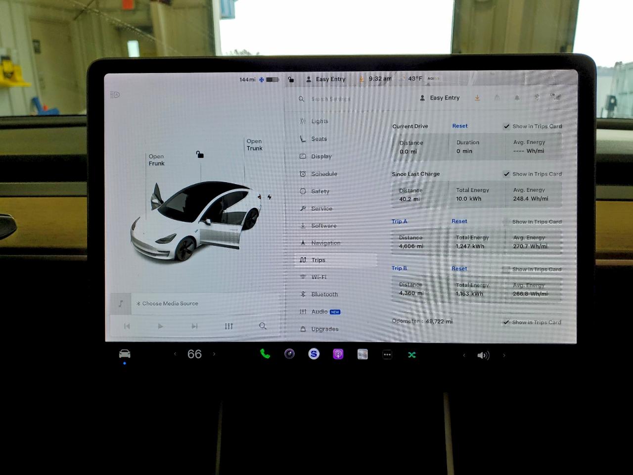 2018 Tesla Model 3 VIN: 5YJ3E1EB0JF182560 Lot: 93838275