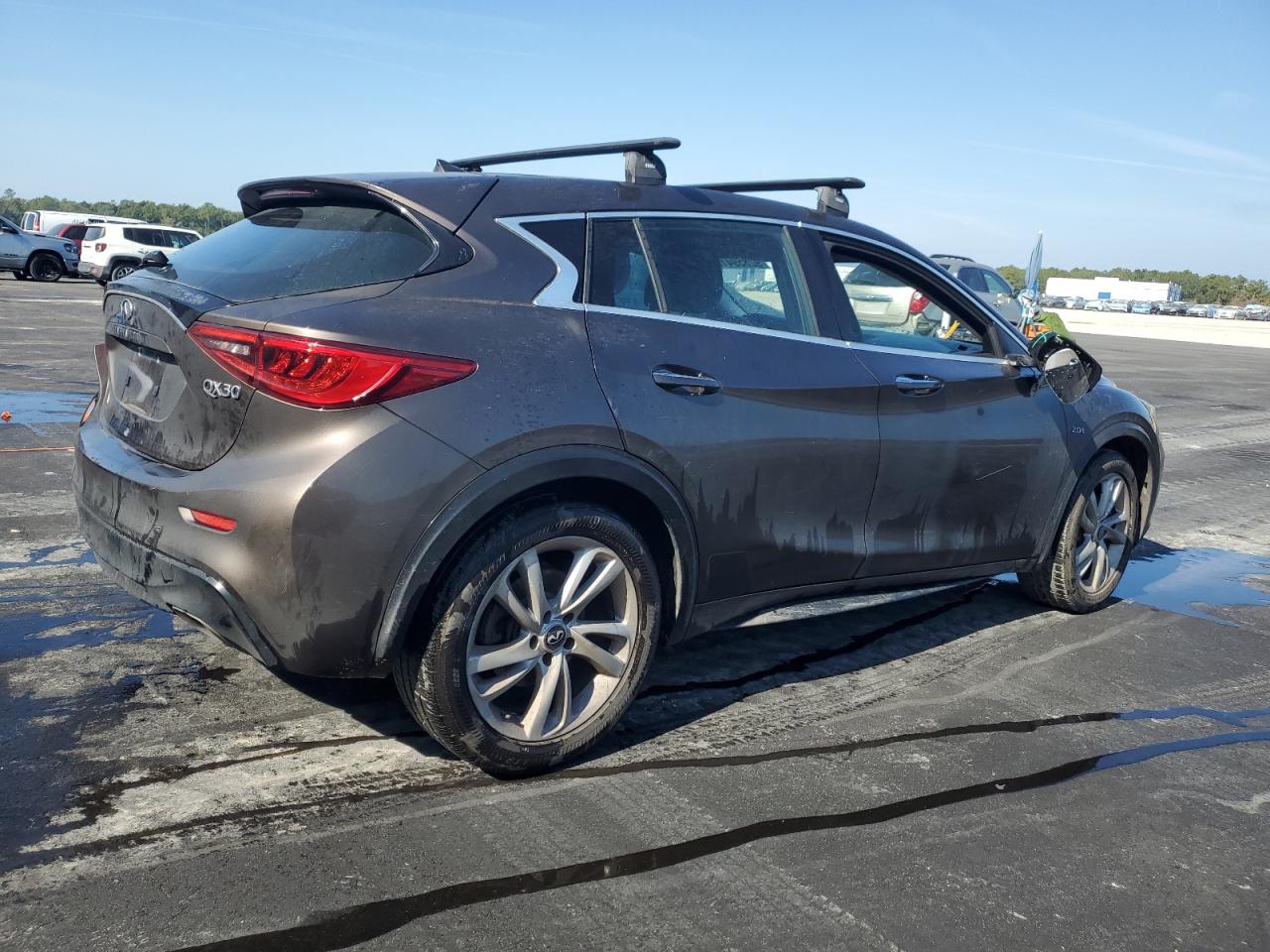 QX30