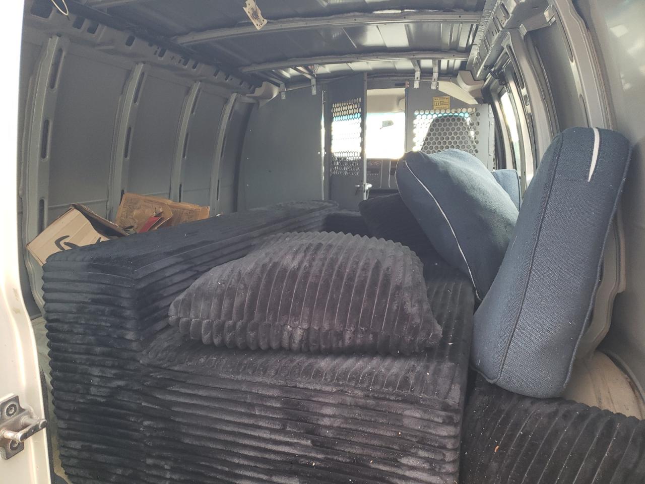 2004 Chevrolet Express G3500 VIN: 1GCHG35U341112237 Lot: 91806005