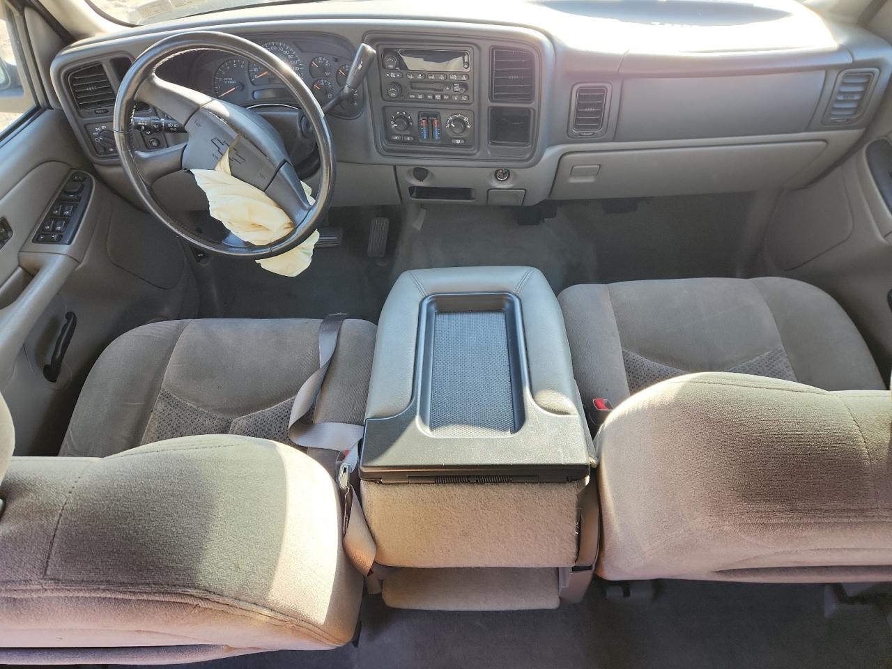 2004 Chevrolet Tahoe C1500 VIN: 1GNEC13V74J241474 Lot: 92869875