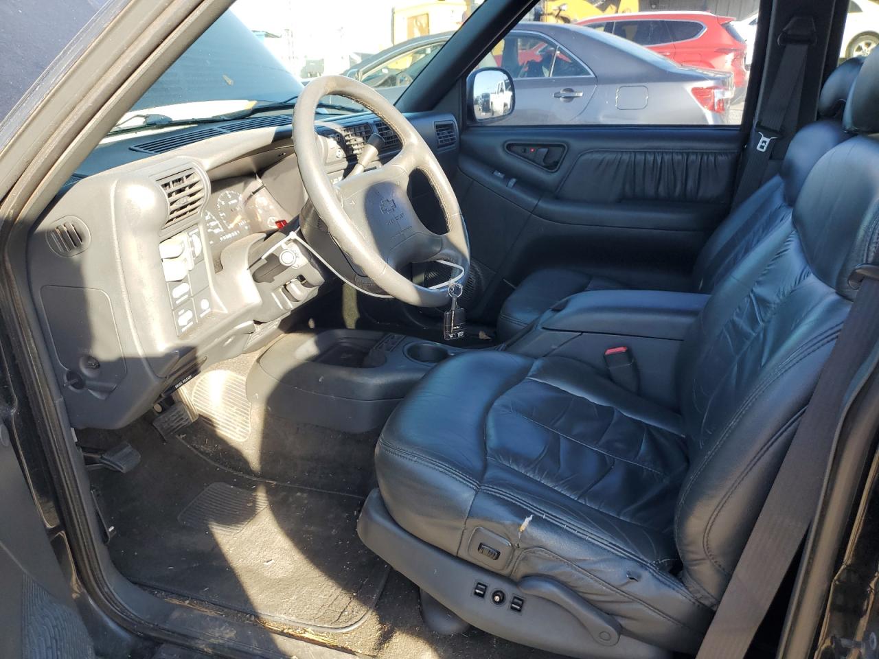 1995 Chevrolet Blazer VIN: 1GNDT13W2S2190834 Lot: 91210685