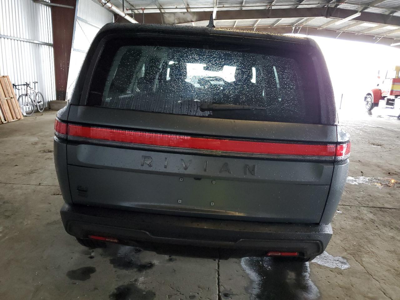 2026 Rivian R1S Adventure VIN: 7PDSGCBA8TN079297 Lot: 92320235