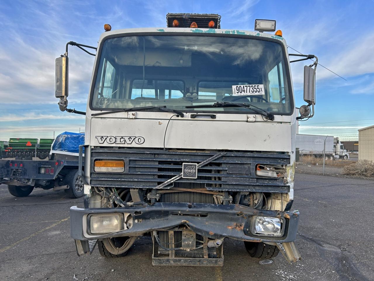 1997 Volvo Roll-Off Container Truck VIN: 4VM2CKFD9VR476731 Lot: 90477355