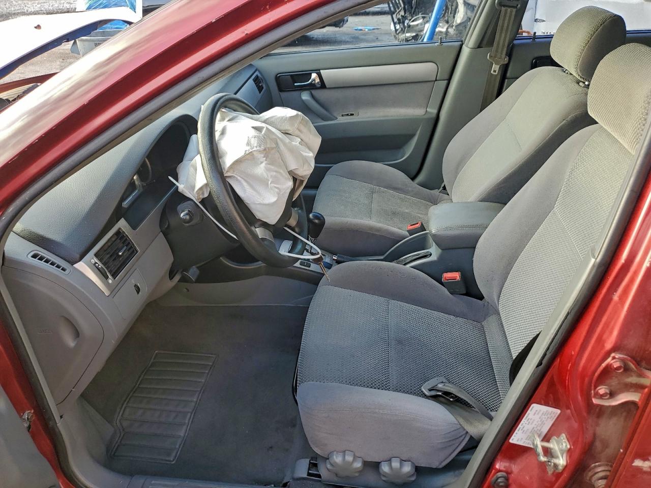 2008 Suzuki Forenza Base VIN: KL5JD56Z98K956403 Lot: 93893675