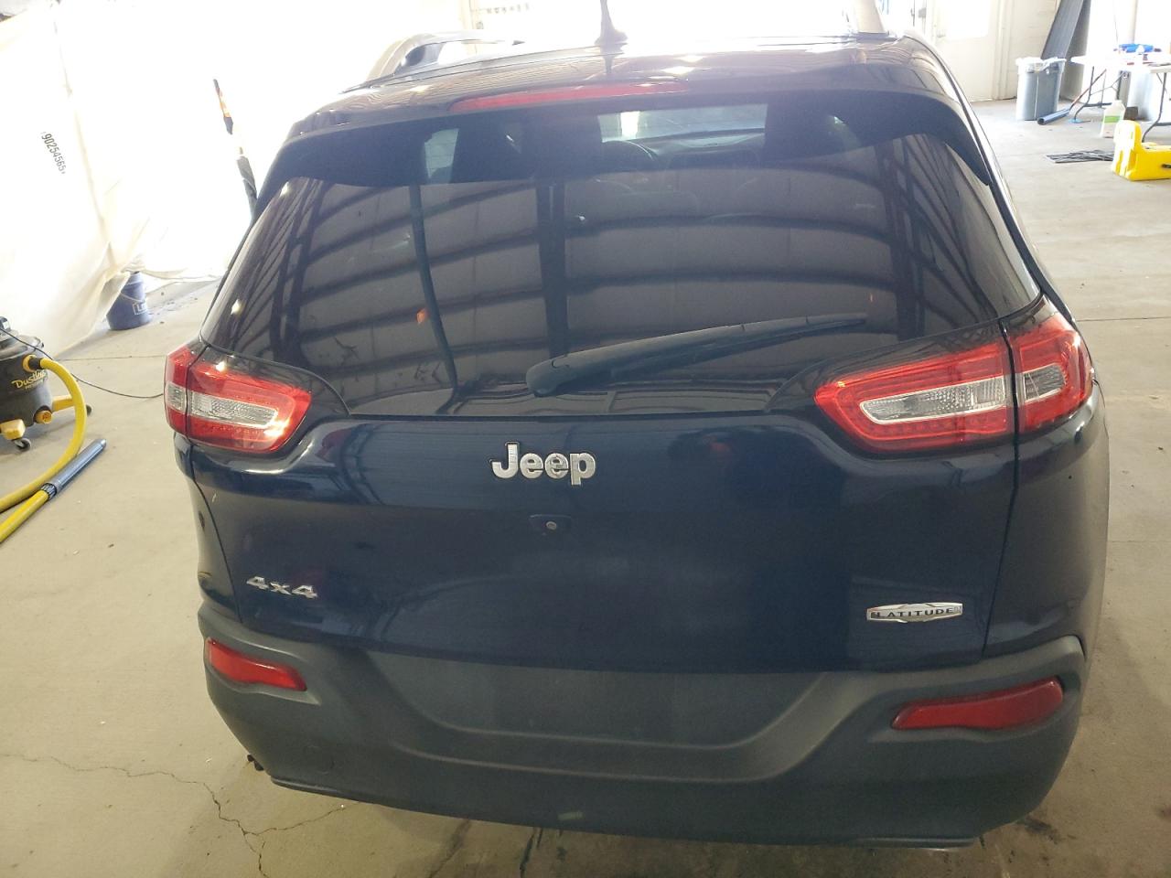 2015 Jeep Cherokee Latitude VIN: 1C4PJMCS6FW709408 Lot: 92283145
