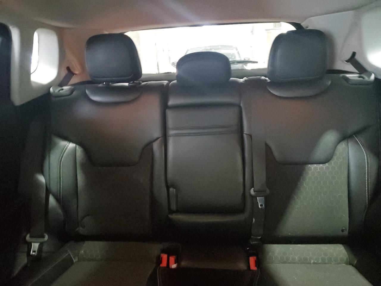 2018 Jeep Compass Latitude VIN: 3C4NJDBB3JT392985 Lot: 91463675