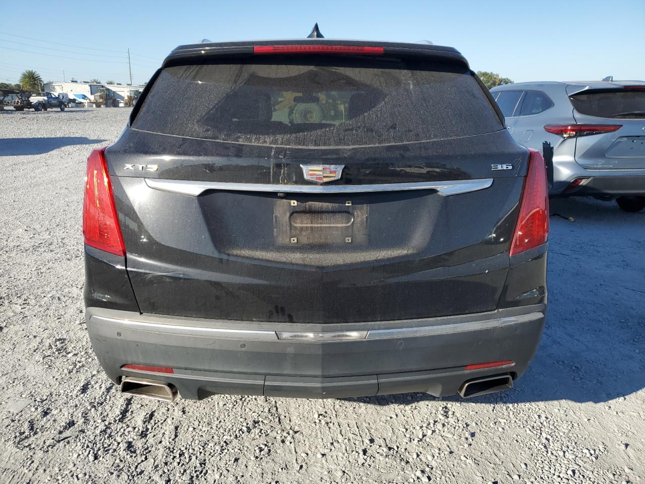 2017 Cadillac Xt5 Luxury VIN: 1GYKNBRS5HZ207303 Lot: 92823475