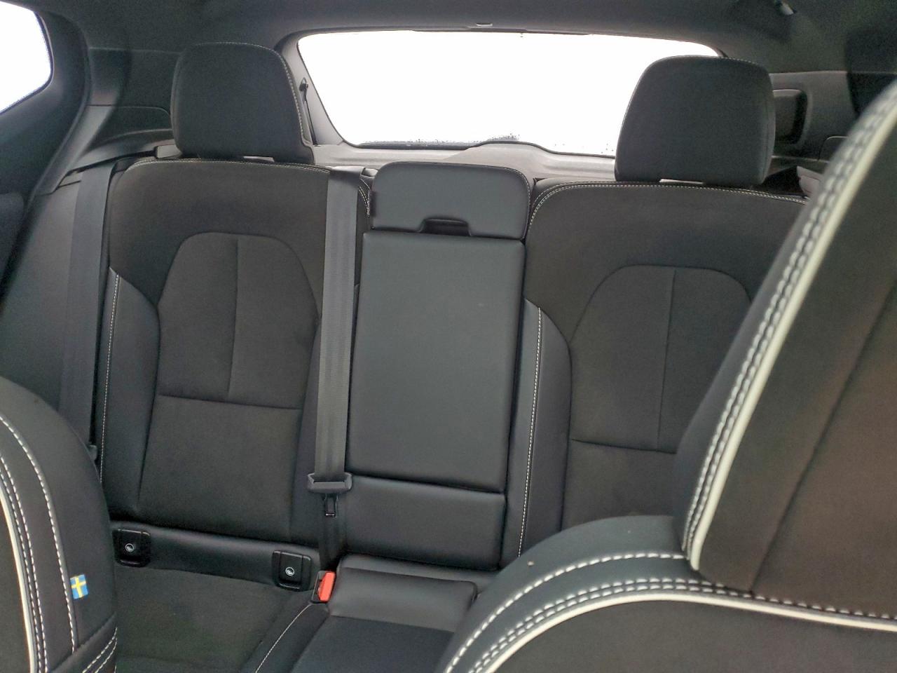 2021 Volvo Xc40 T5 R-Design VIN: YV4162UM8M2496569 Lot: 93894635