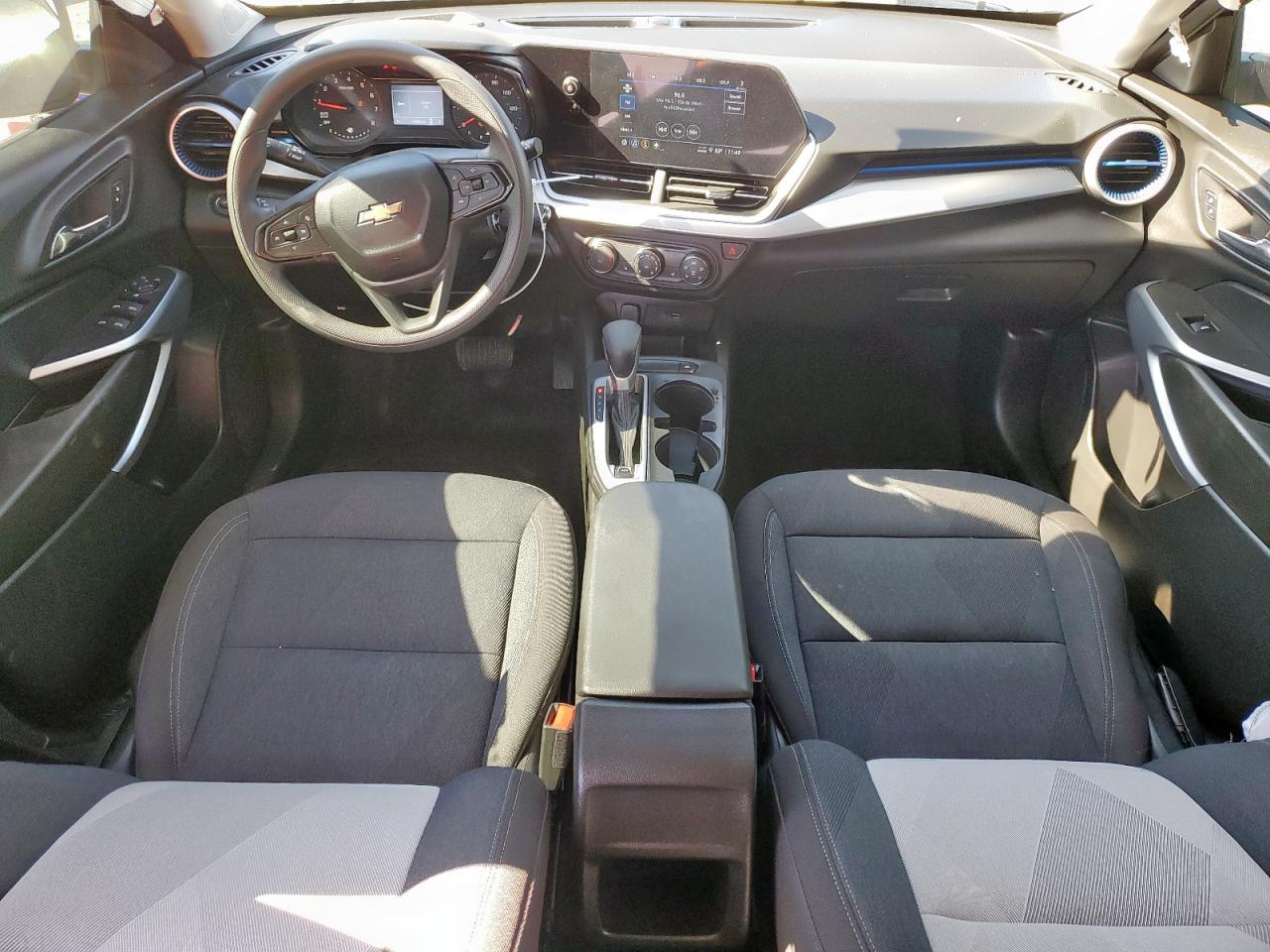 2025 Chevrolet Trax Ls VIN: KL77LFEP4SC003044 Lot: 91653135