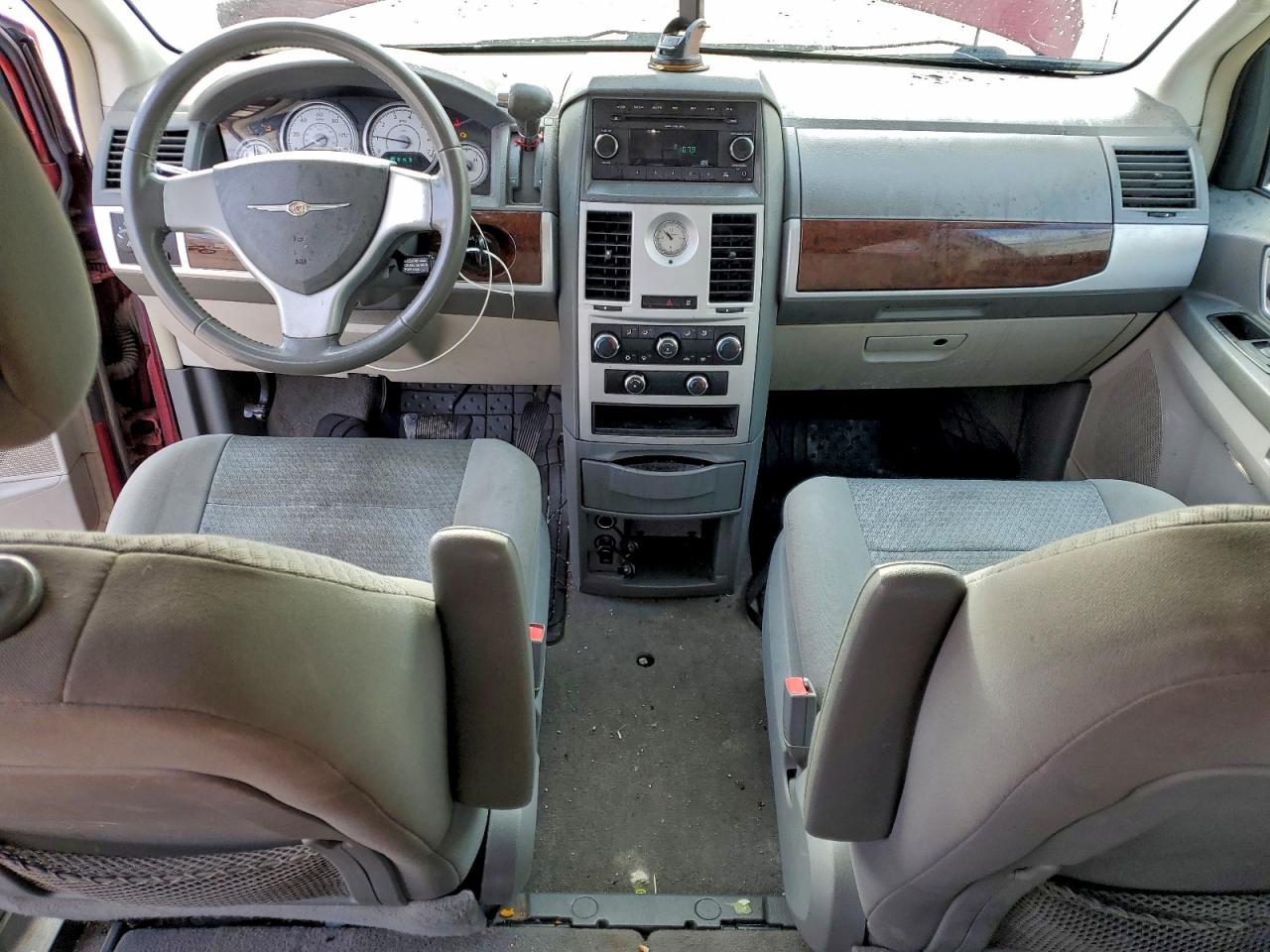 2010 Chrysler Town & Country Touring VIN: 2A4RR5D1XAR492115 Lot: 93922275