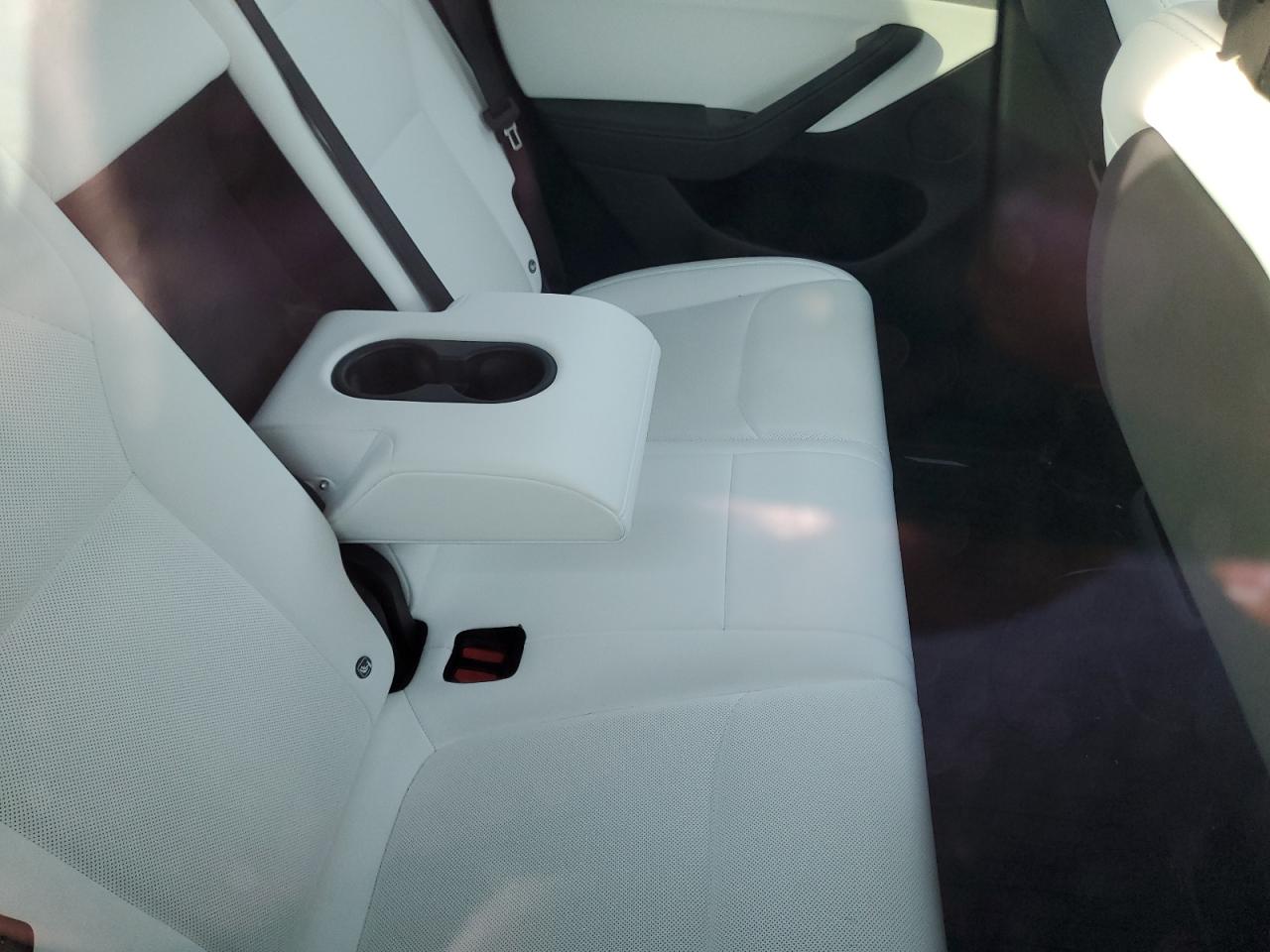 2026 Tesla Model Y VIN: 7SAYGDEE5TF363591 Lot: 92044045