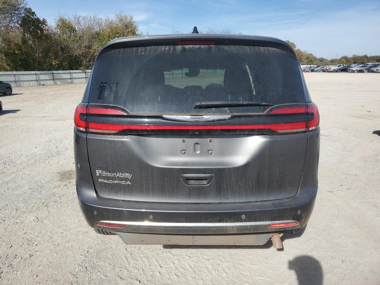 2023 Chrysler Pacifica Touring L VIN: 2C4RC1BG2PR568586 Lot: 92118145