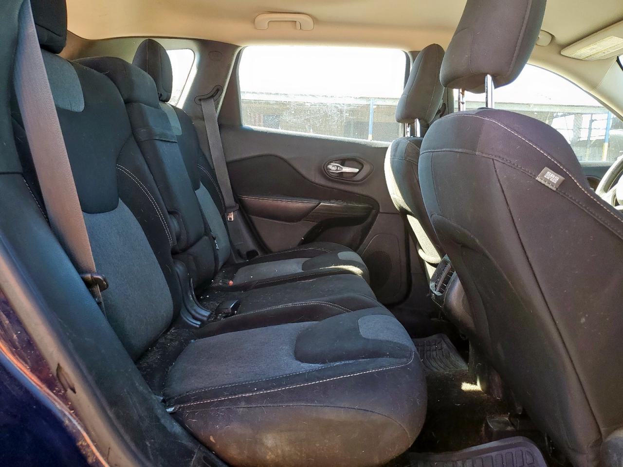 2014 Jeep Cherokee Sport VIN: 1C4PJMAB8EW233275 Lot: 90758625