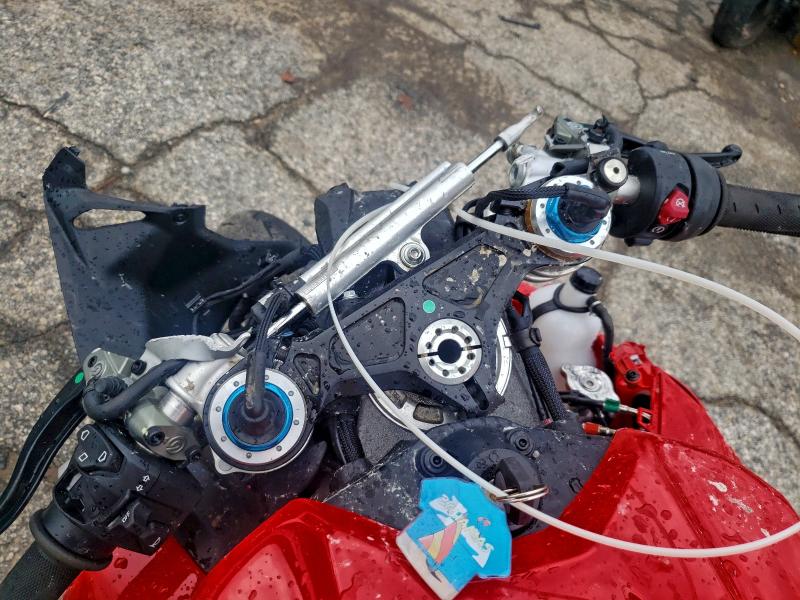 2025 DUCATI PANIGALE V4  