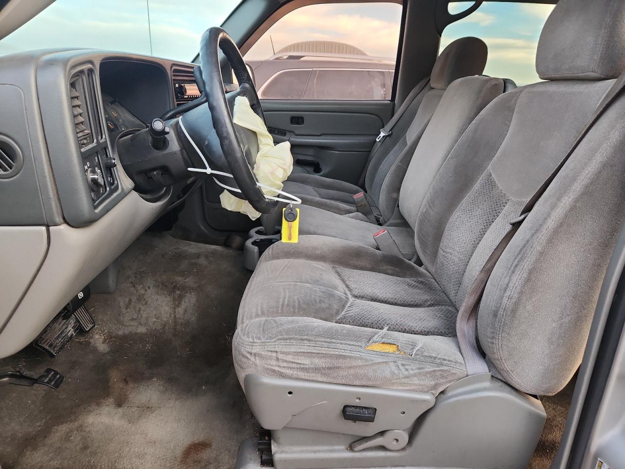 2005 Chevrolet Tahoe C1500 VIN: 1GNEC13T15R111563 Lot: 91367015