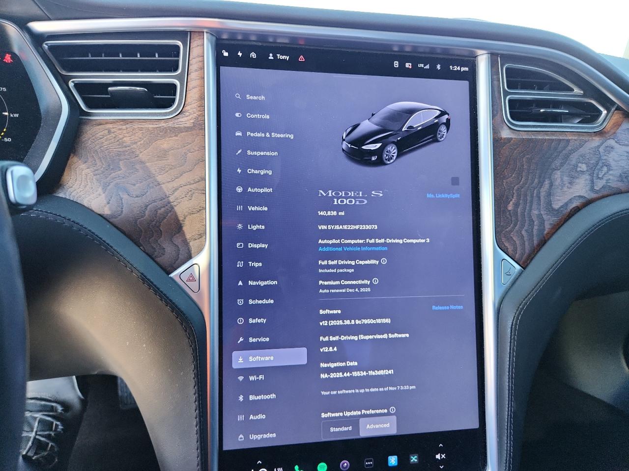 2017 Tesla Model S VIN: 5YJSA1E22HF233073 Lot: 92024465