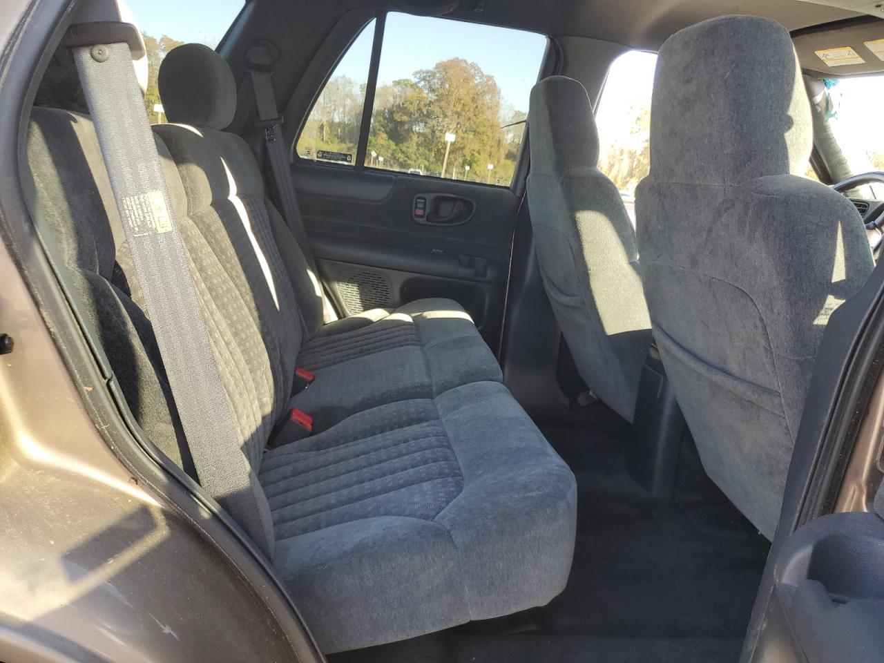 2002 Chevrolet Blazer VIN: 1GNCS13W72K162025 Lot: 93094355