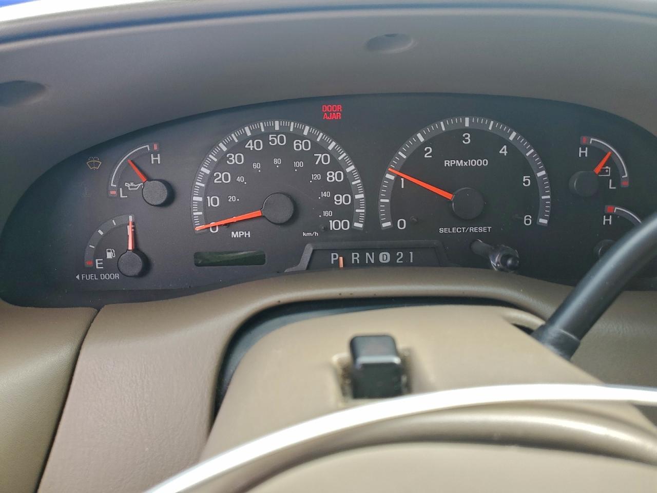 2000 Ford Expedition Eddie Bauer VIN: 1FMEU17L4YLB58170 Lot: 93979935