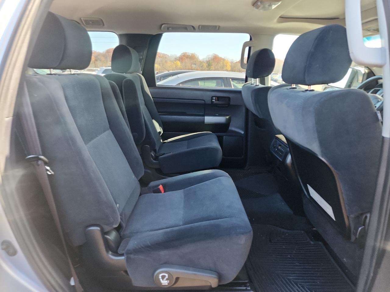 2010 Toyota Sequoia Sr5 VIN: 5TDBY5G15AS025553 Lot: 93055635