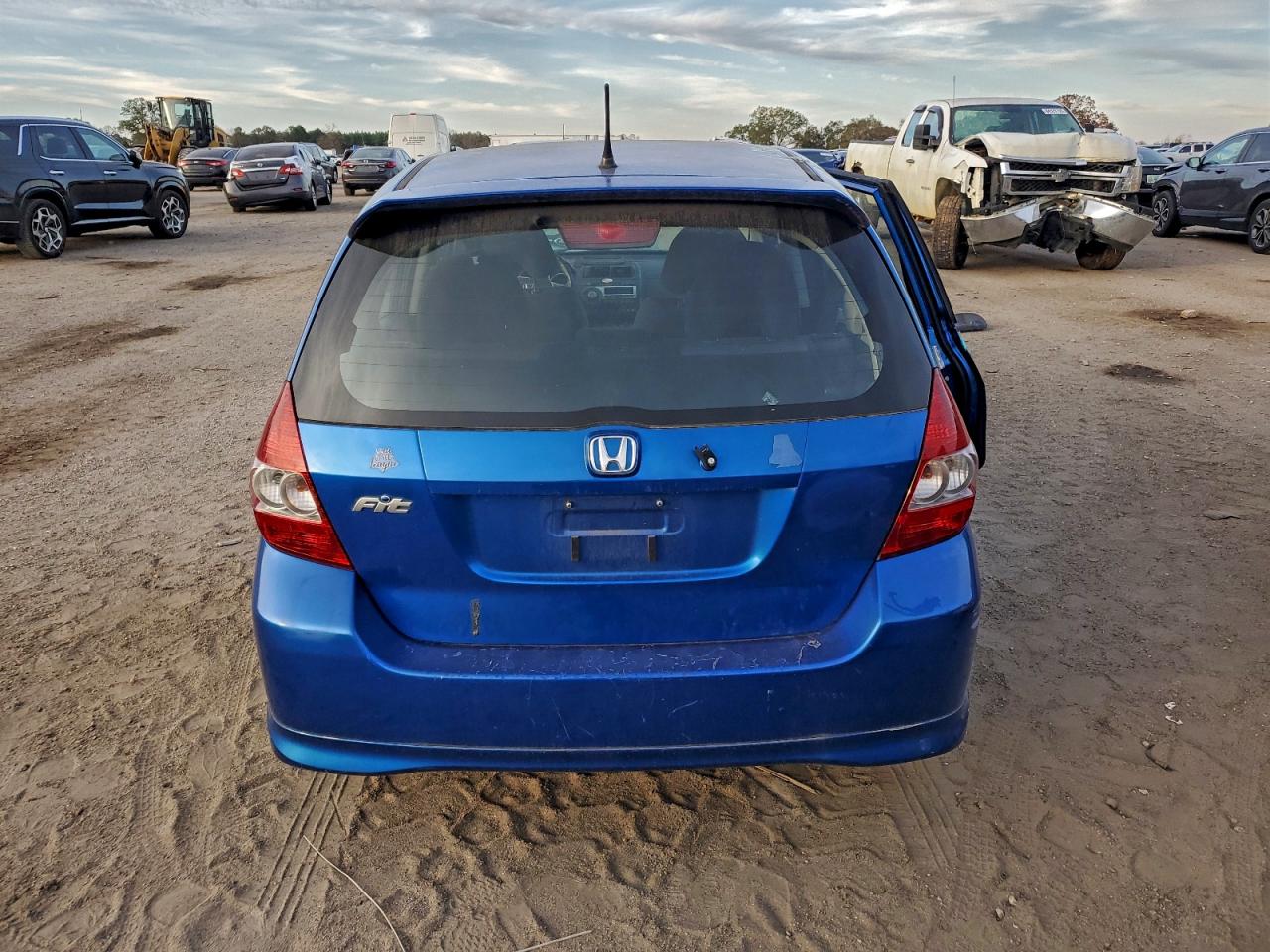 2007 Honda Fit S VIN: JHMGD386X7S057641 Lot: 93729265