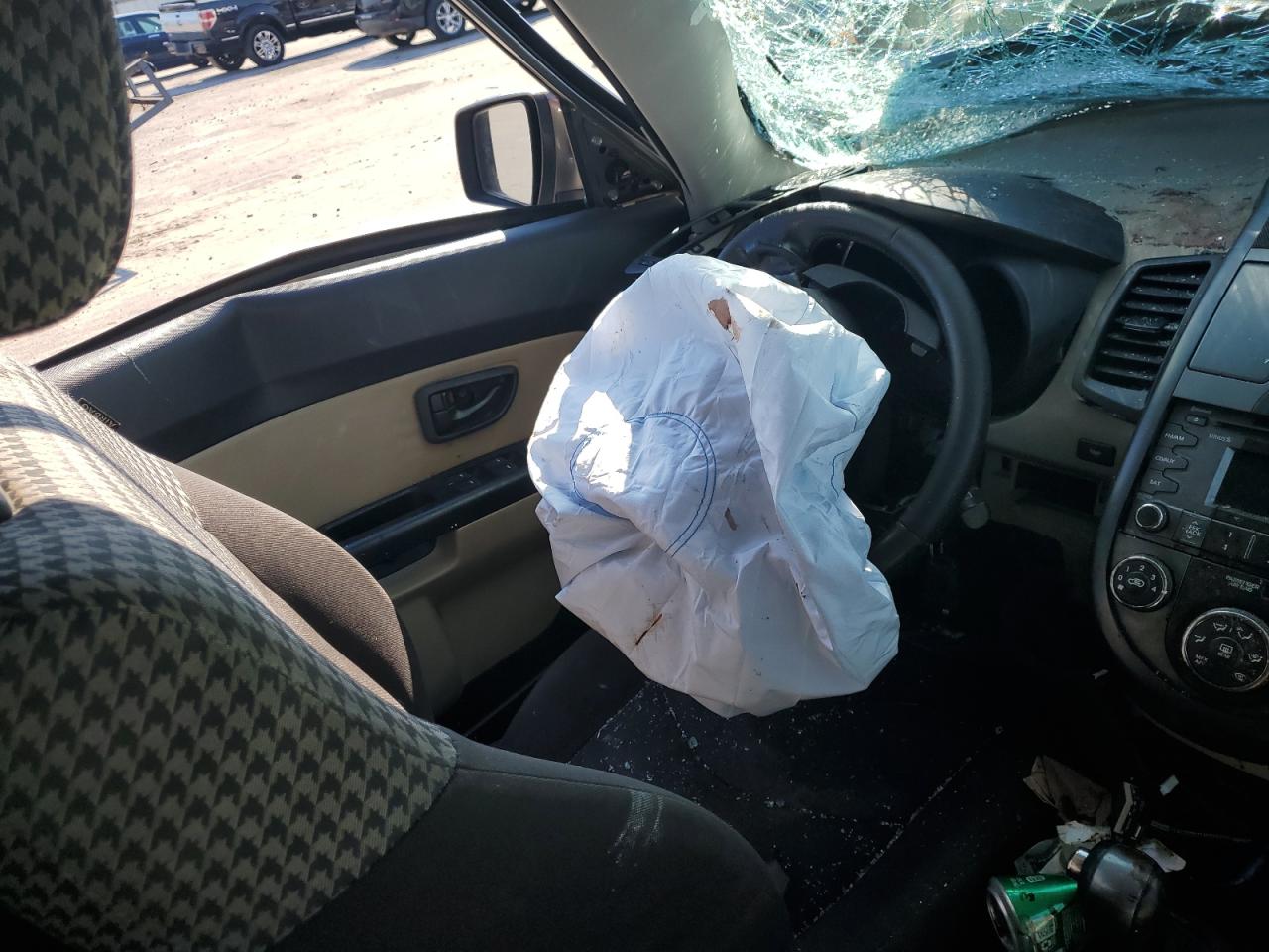 2011 Kia Soul + VIN: KNDJT2A20B7199150 Lot: 91460595