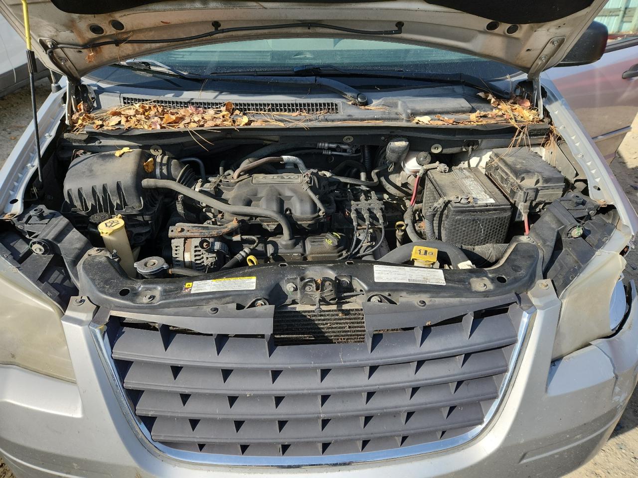 2008 Chrysler Town & Country Lx VIN: 2A8HR44H28R727571 Lot: 92675245